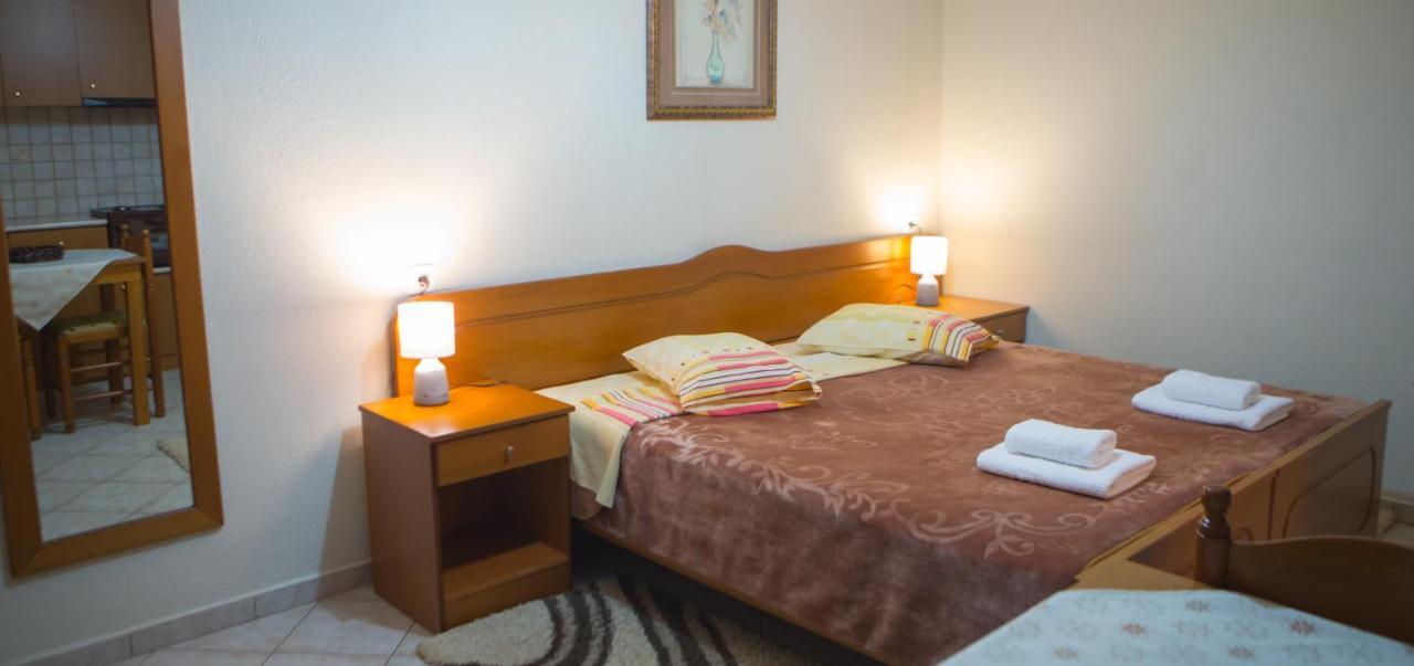 Avgi Appartement Káto Loutrákion Buitenkant foto