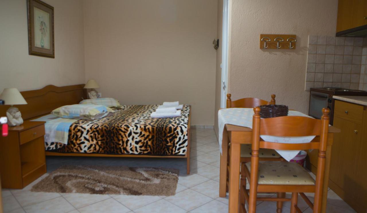 Avgi Appartement Káto Loutrákion Buitenkant foto